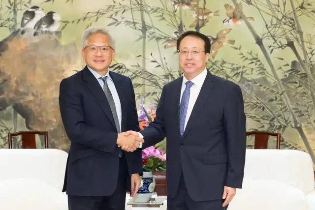 枞阳县送“法治礼包”助力中考